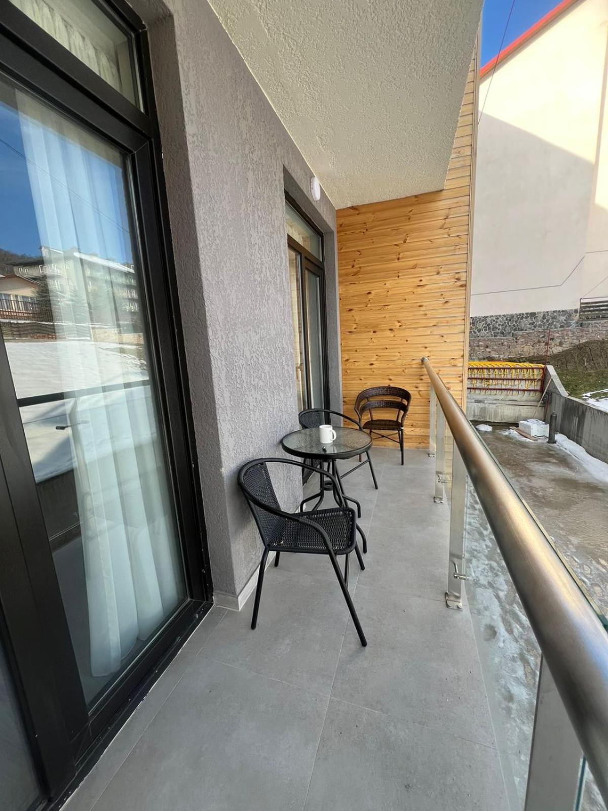 Crystal Apartment บาคูเรียนี ภายนอก รูปภาพ